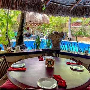 https://cocos-cabanas.tulum-hotels.net
